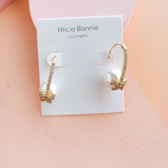 Alicia Bonnie - Fluttering Wonder Pearl White Crystal Gold Earrings - NEW - Picture 1 of 3